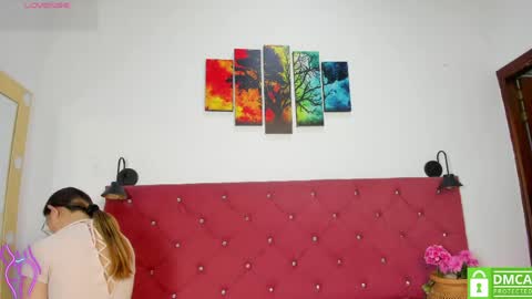 Snapshot of ruth_harvey chatting on May 19, 12:00 pm Ruth online show from May 19, 12:00 pm
