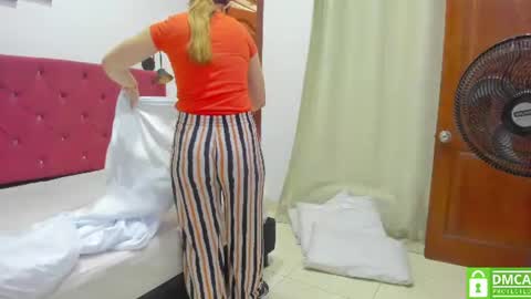 Snapshot of ruth_harvey chatting on July 4, 12:55 pm Ruth online show from July 4, 12:55 pm