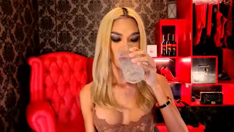 Snapshot of ruthrocero chatting on November 23, 7:52 am Ruth Evangelista online show from November 23, 7:52 am