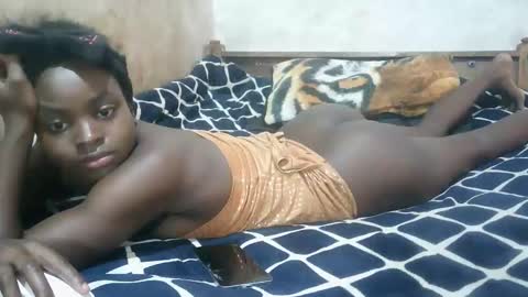 Snapshot of ruu_prettygal chatting on February 15, 7:51 am ruu_prettygal online show from February 15, 7:51 am