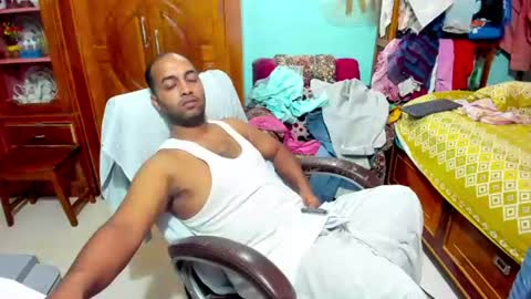 Snapshot of rwb17 chatting on July 5, 2:18 am rwb17 online show from July 5, 2:18 am