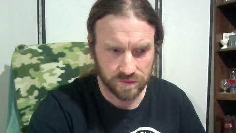 rwb1982 online show from April 19, 4:50 pm