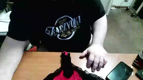 rwzar_1965 online show from April 7, 3:18 am