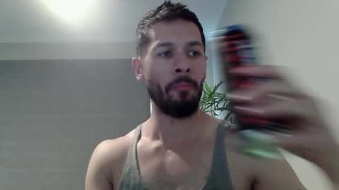 Snapshot of ryan_chatter chatting on May 5, 12:51 am Ryan online show from May 5, 12:51 am