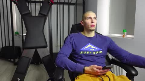 RYAN DOZER online show from October 16, 8:04 am