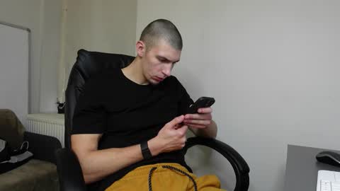 RYAN DOZER online show from November 6, 8:26 am