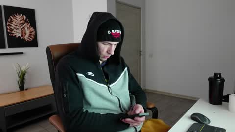 RYAN DOZER online show from March 21, 7:24 am