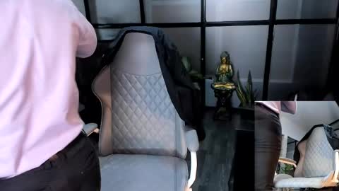 ryan_master_ online show from December 12, 6:42 pm