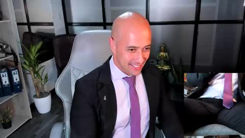 ryan_master_ online show from December 12, 10:20 pm