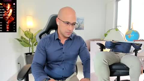 ryan_master_ online show from December 17, 2:44 pm