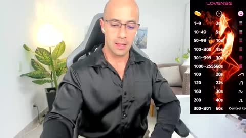 ryan_master_ online show from December 21, 1:42 pm