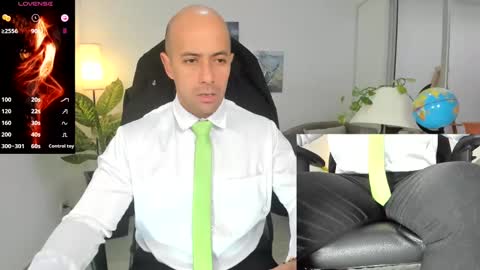 ryan_master_ online show from December 23, 1:03 pm