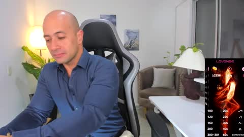 ryan_master_ online show from December 31, 8:04 am