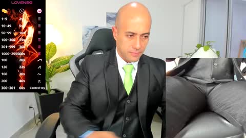 ryan_master_ online show from January 3, 12:08 pm