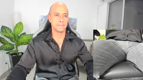 ryan_master_ online show from January 7, 9:07 am