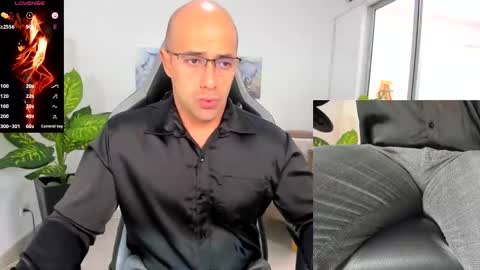 ryan_master_ online show from January 7, 12:09 pm