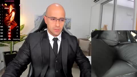 ryan_master_ online show from January 10, 12:04 pm