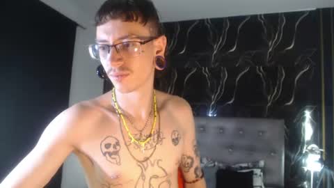 Snapshot of ryan_owenss chatting on June 17, 4:04 am Ryan Owenss online show from June 17, 4:04 am