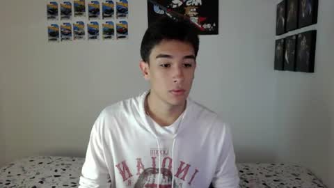 Snapshot of ryan_valentine17 chatting on July 1, 9:03 pm ryan online show from July 1, 9:03 pm
