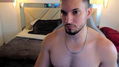Snapshot of ryan_ward79 chatting on May 23, 1:04 pm Ryan online show from May 23, 1:04 pm