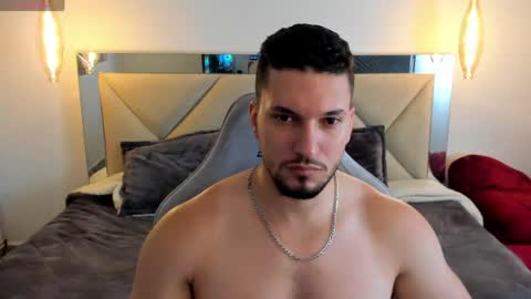 Snapshot of ryan_ward79 chatting on May 24, 12:21 pm Ryan online show from May 24, 12:21 pm