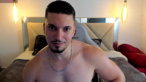 Snapshot of ryan_ward79 chatting on May 28, 9:56 pm Ryan online show from May 28, 9:56 pm