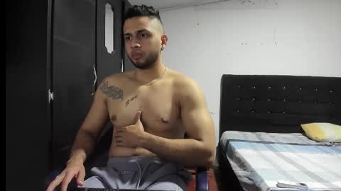 ryan_xc1 online show from December 2, 2:17 am