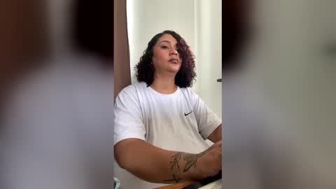 Hanna  online show from April 1, 2:25 pm