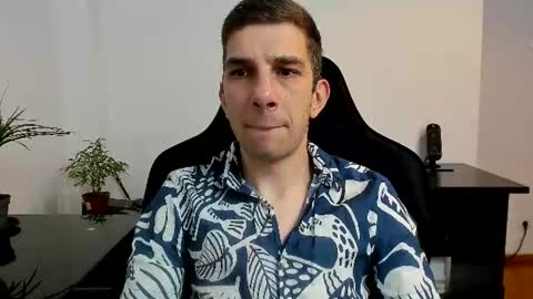 Snapshot of ryandusk chatting on June 14, 8:22 pm Andrew C. online show from June 14, 8:22 pm