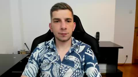 Snapshot of ryandusk chatting on June 20, 8:55 pm Andrew C. online show from June 20, 8:55 pm