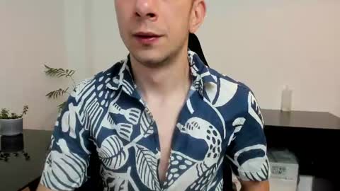 Snapshot of ryandusk chatting on June 26, 9:41 pm Andrew C. online show from June 26, 9:41 pm
