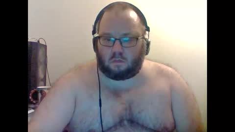 Snapshot of ryanmason82 chatting on April 29, 4:38 am chub bear online show from April 29, 4:38 am