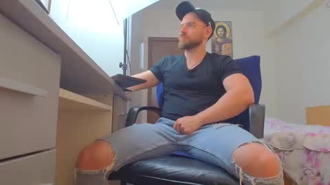 Snapshot of ryanstone_ chatting on May 14, 6:31 am Ryanstone online show from May 14, 6:31 am
