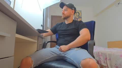 Snapshot of ryanstone_ chatting on June 20, 6:38 am Ryanstone online show from June 20, 6:38 am