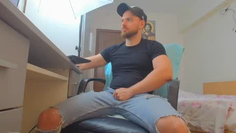 Snapshot of ryanstone_ chatting on July 9, 6:06 am Ryanstone online show from July 9, 6:06 am