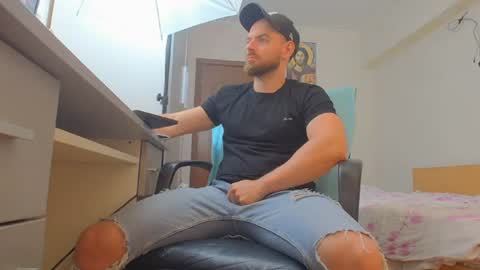Snapshot of ryanstone_ chatting on July 10, 6:17 am Ryanstone online show from July 10, 6:17 am