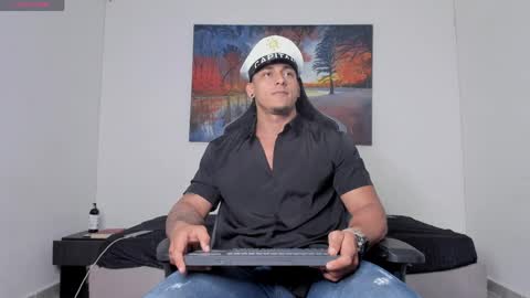 ryanwhite3 online show from April 12, 9:31 pm