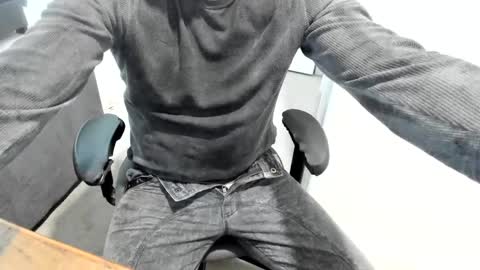 Snapshot of ryatlas chatting on December 29, 3:33 am ryatlas online show from December 29, 3:33 am