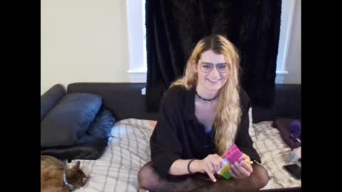 Ryn Michele online show from December 15, 6:37 pm