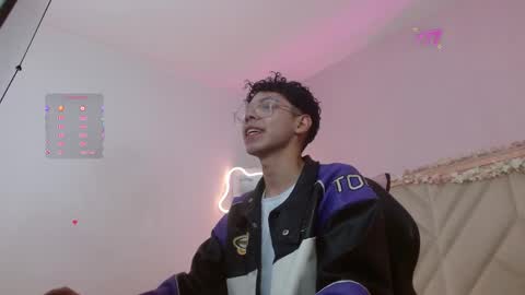 Snapshot of ryu_tay chatting on April 7, 5:08 am ryu_tay online show from April 7, 5:08 am