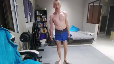 Snapshot of ryukukamifr chatting on November 7, 6:30 pm Ryuk FR online show from November 7, 6:30 pm