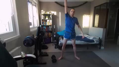 Snapshot of ryukukamifr chatting on December 15, 8:07 am Ryuk FR online show from December 15, 8:07 am