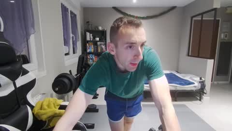 Snapshot of ryukukamifr chatting on December 19, 7:10 pm Ryuk FR online show from December 19, 7:10 pm