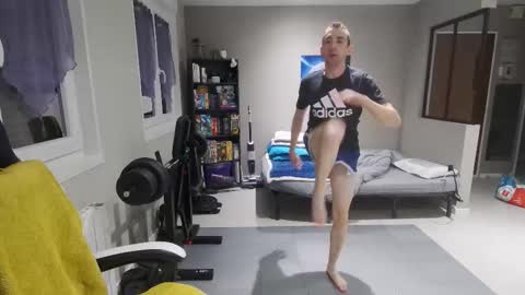 Snapshot of ryukukamifr chatting on January 8, 6:43 pm Ryuk FR online show from January 8, 6:43 pm