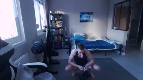 Snapshot of ryukukamifr chatting on February 2, 8:13 am Ryuk FR online show from February 2, 8:13 am