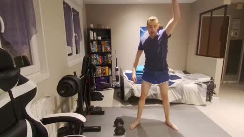 Snapshot of ryukukamifr chatting on February 10, 6:23 pm Ryuk FR online show from February 10, 6:23 pm