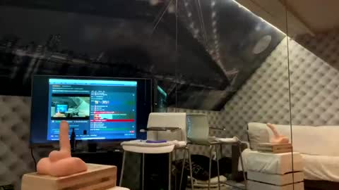 Laura online show from December 30, 9:40 pm