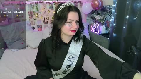 Snapshot of s_katekisa_ss chatting on December 7, 8:38 pm Kate online show from December 7, 8:38 pm