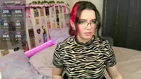 Snapshot of s_katekisa_ss chatting on February 26, 2:14 pm Kate online show from February 26, 2:14 pm