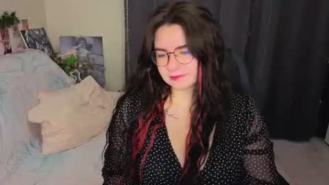 Snapshot of s_katekisa_ss chatting on June 19, 7:28 pm Kate online show from June 19, 7:28 pm